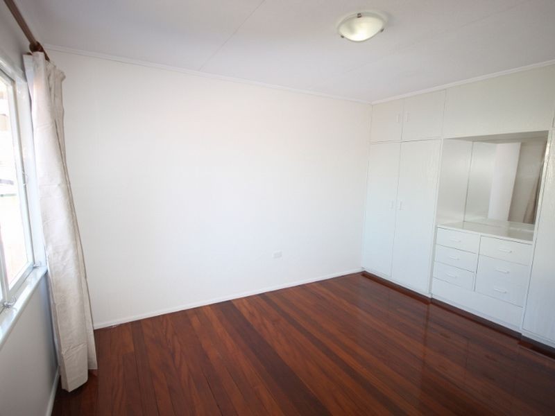 6 Loder Street, Labrador QLD 4215