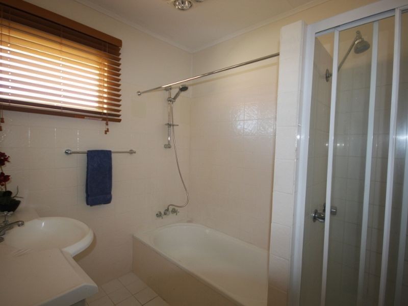 6 Loder Street, Labrador QLD 4215