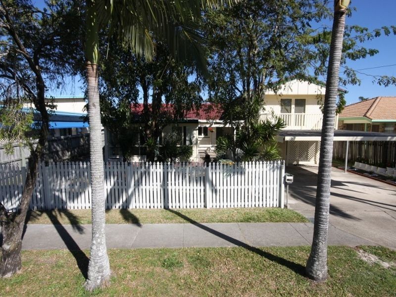 6 Loder Street, Labrador QLD 4215