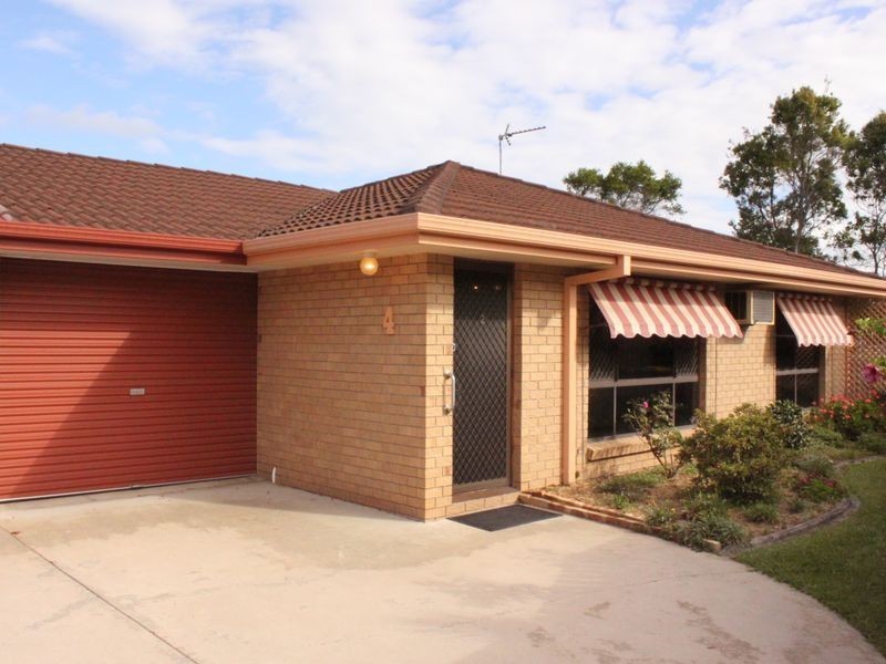 2/4 Burwood Court, Labrador QLD 4215