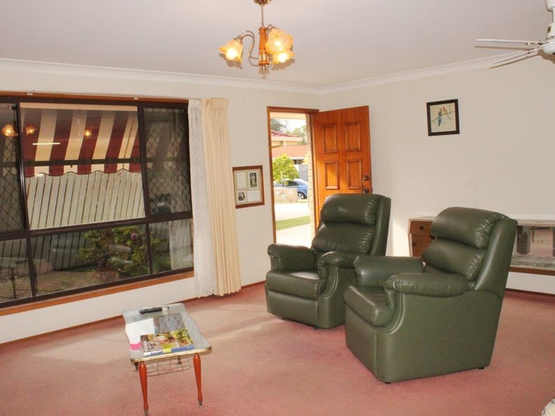 2/4 Burwood Court, Labrador QLD 4215