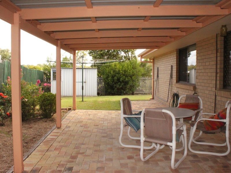 2/4 Burwood Court, Labrador QLD 4215