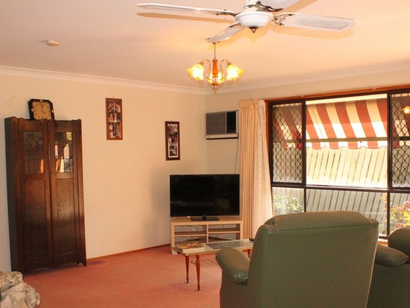 2/4 Burwood Court, Labrador QLD 4215