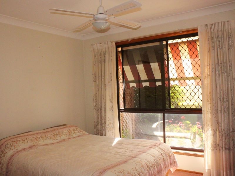 2/4 Burwood Court, Labrador QLD 4215