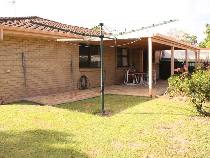 2/4 Burwood Court, Labrador QLD 4215