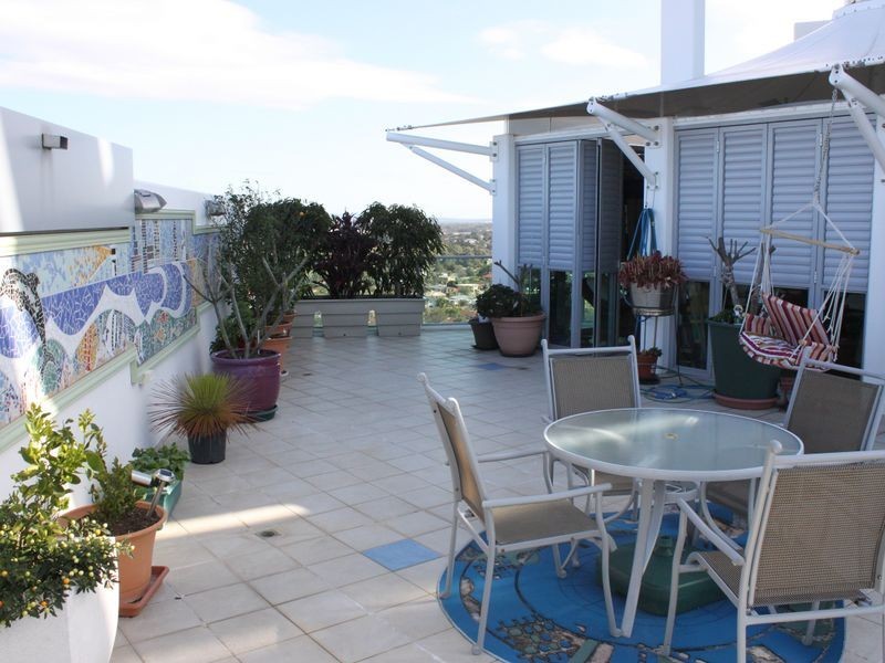 1802/300 Marine Parade, Labrador QLD 4215