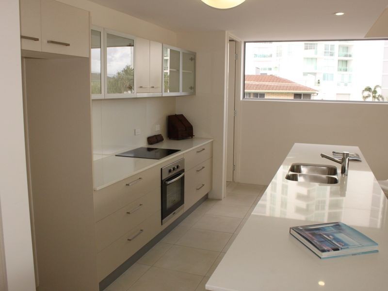 4/10 Imperial Parade, Labrador QLD 4215