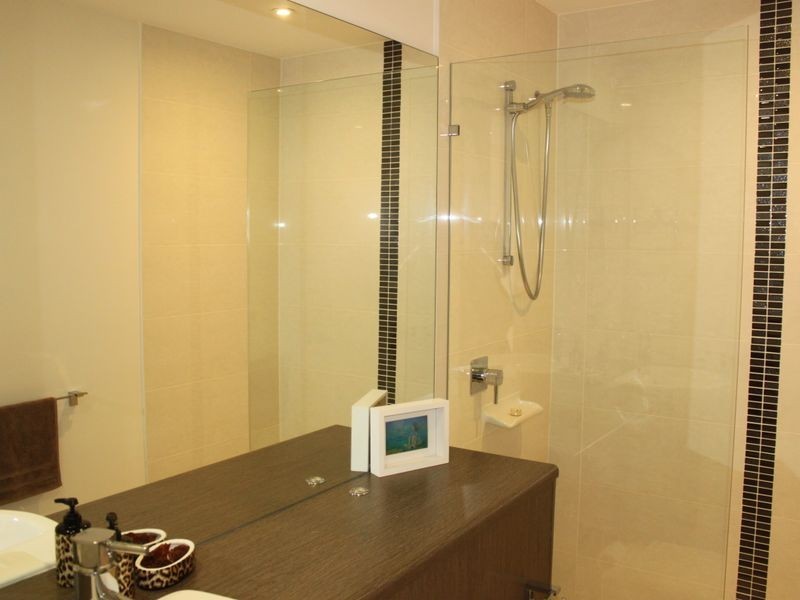 4/10 Imperial Parade, Labrador QLD 4215