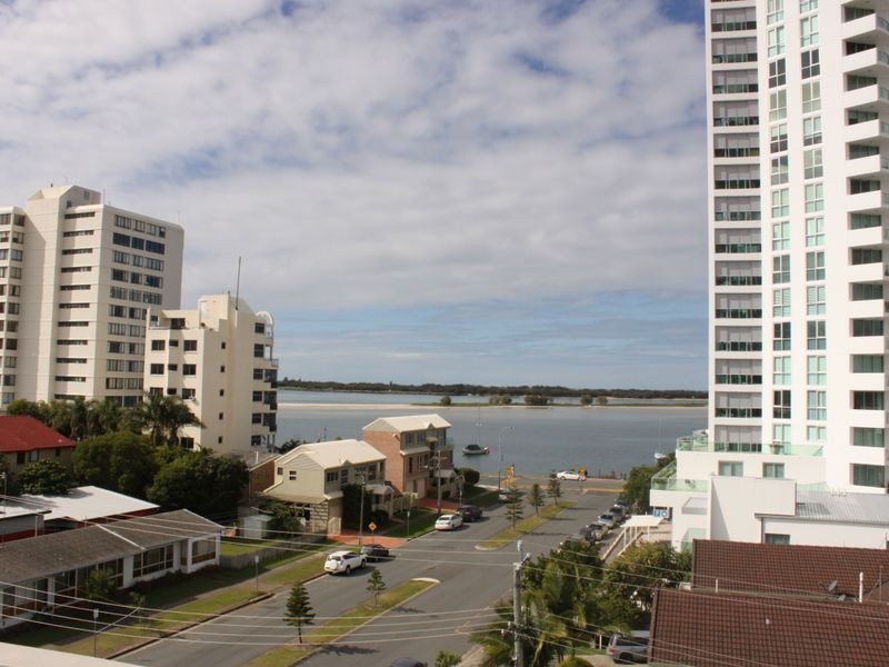 4/10 Imperial Parade, Labrador QLD 4215