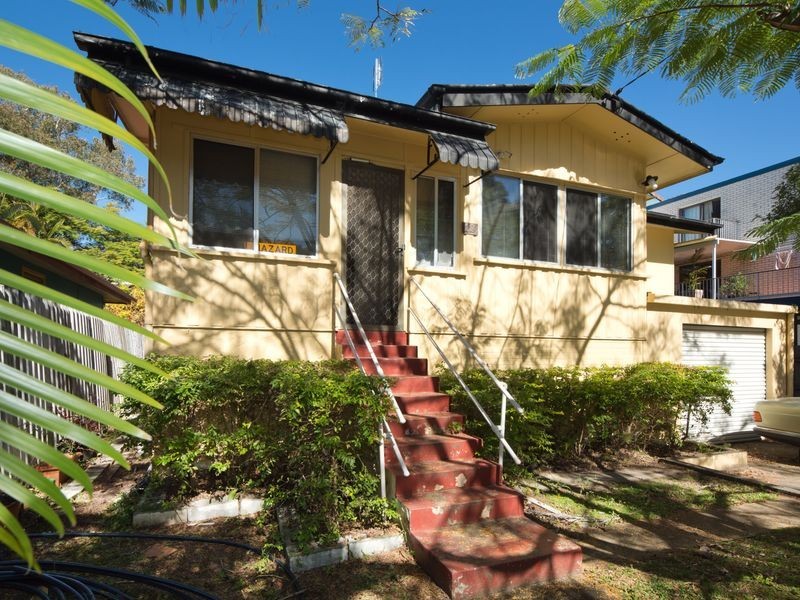 16-18 Bright Avenue, Labrador QLD 4215