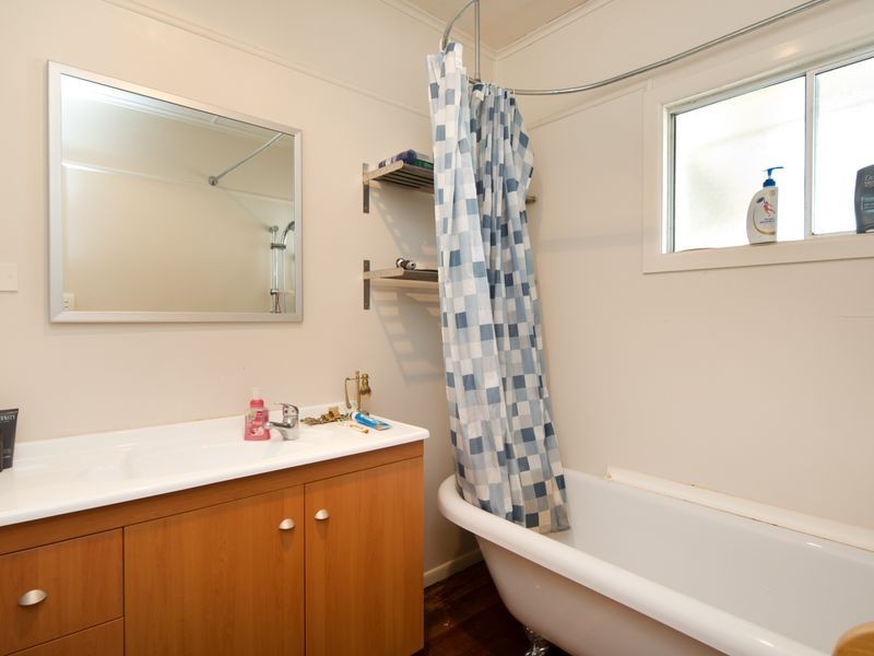 16-18 Bright Avenue, Labrador QLD 4215