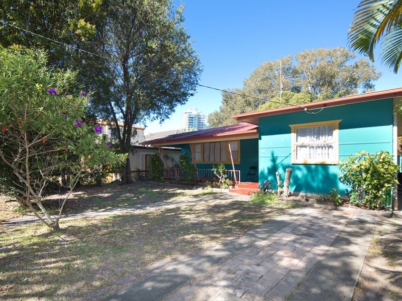 16-18 Bright Avenue, Labrador QLD 4215