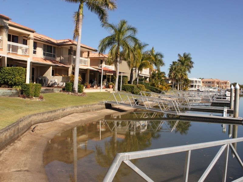 24/76 Bayview Street, Runaway Bay QLD 4216