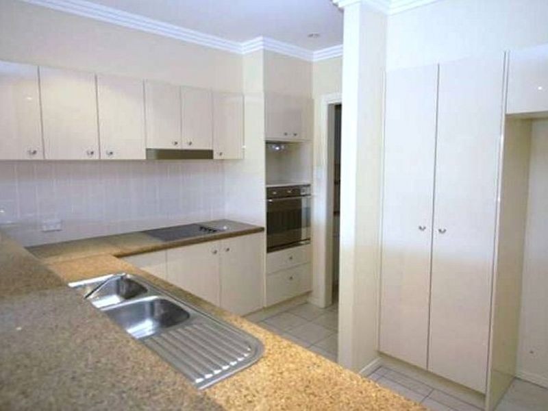 24/76 Bayview Street, Runaway Bay QLD 4216