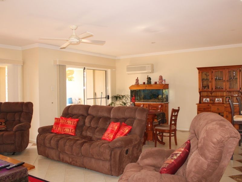 24/76 Bayview Street, Runaway Bay QLD 4216
