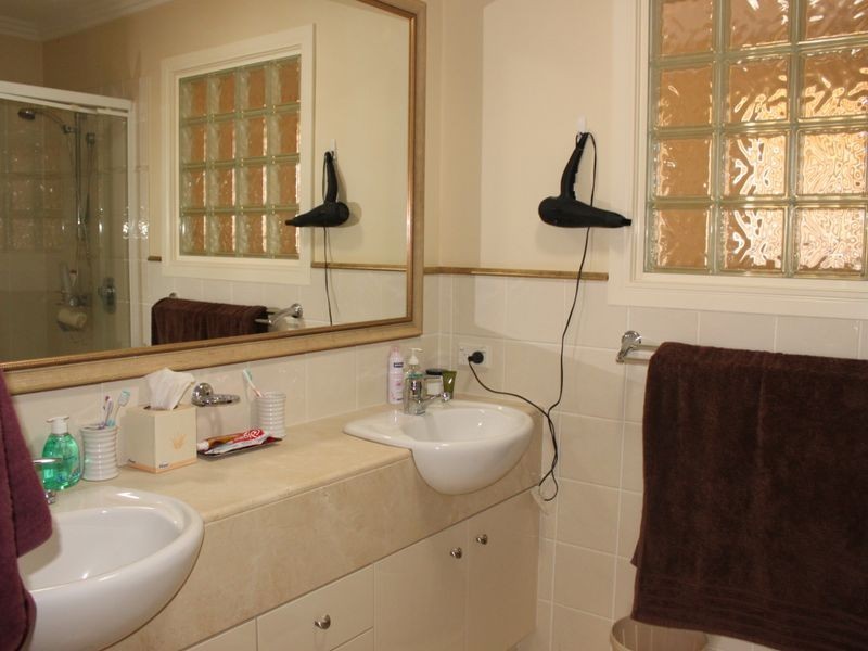 24/76 Bayview Street, Runaway Bay QLD 4216