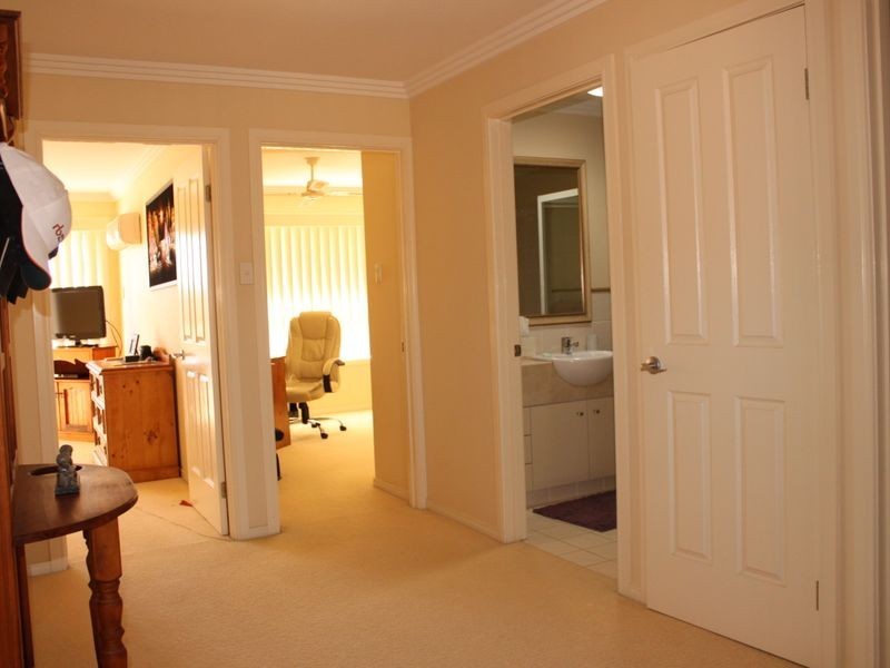 24/76 Bayview Street, Runaway Bay QLD 4216