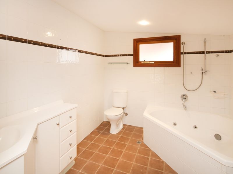 28 Allden Avenue, Labrador QLD 4215