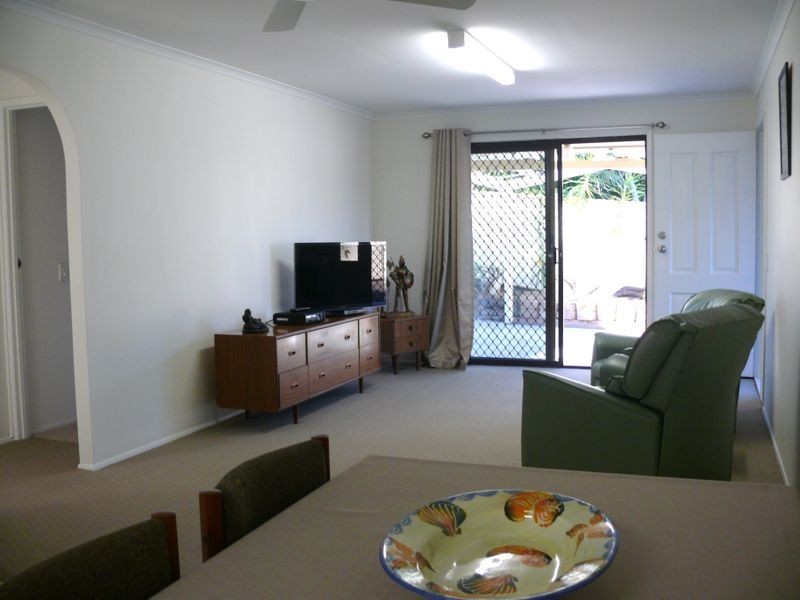 2/20 Botanical Drive, Labrador QLD 4215
