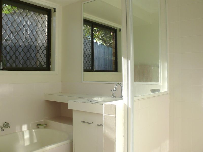 2/20 Botanical Drive, Labrador QLD 4215