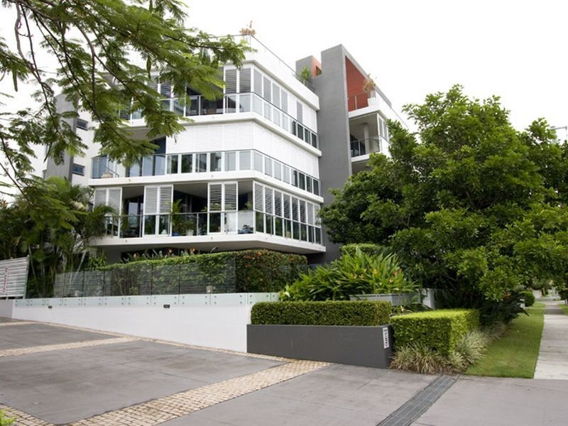 2102/438 Marine Parade, Biggera Waters QLD 4216