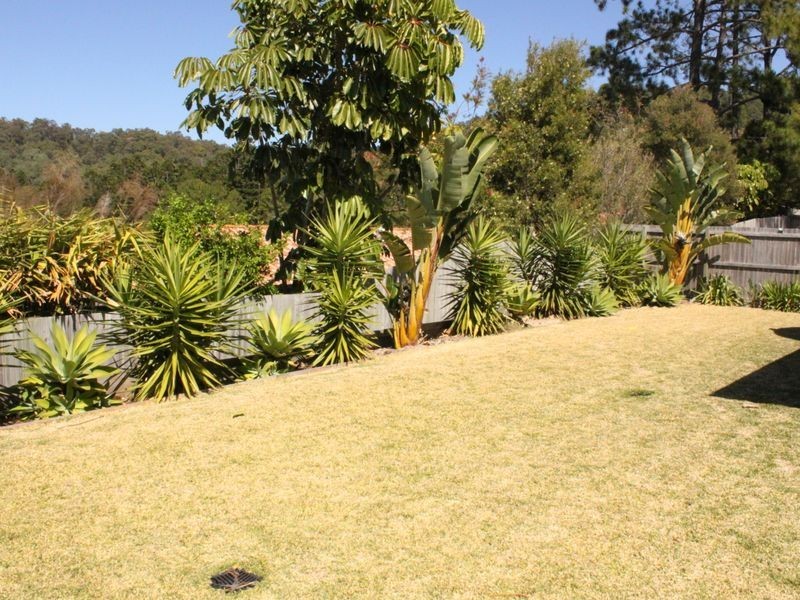 11 Flame Trees Crescent, Maudsland QLD 4210