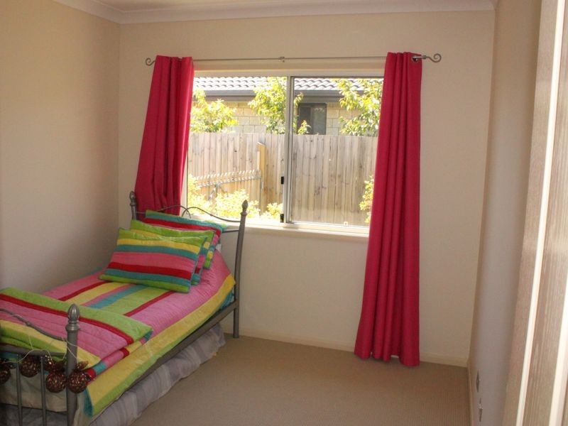 11 Flame Trees Crescent, Maudsland QLD 4210