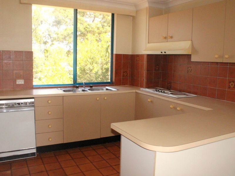 8/249 Bayview Street, Runaway Bay QLD 4216