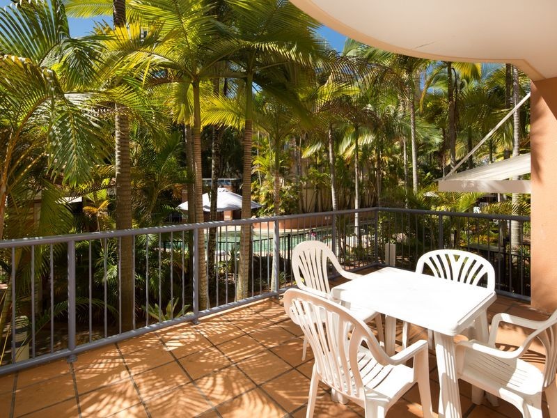 8/45 Frank Street, Labrador QLD 4215