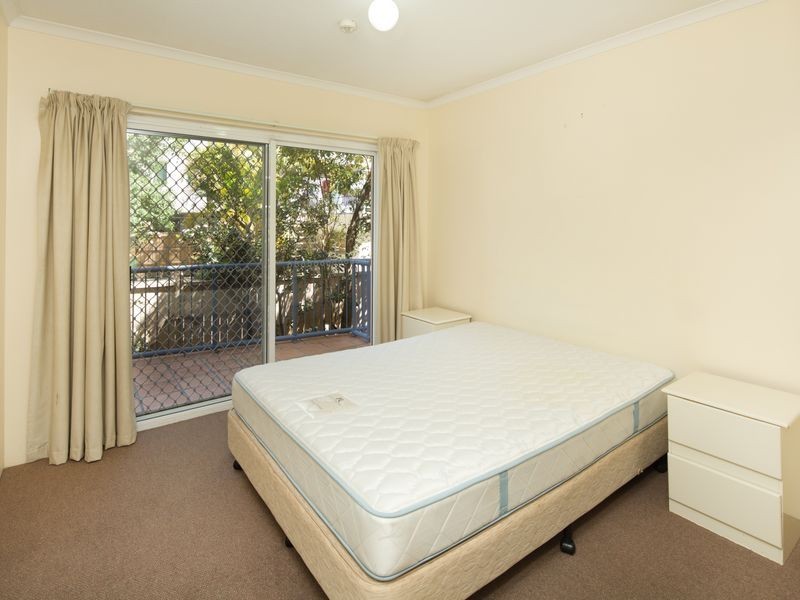 8/45 Frank Street, Labrador QLD 4215