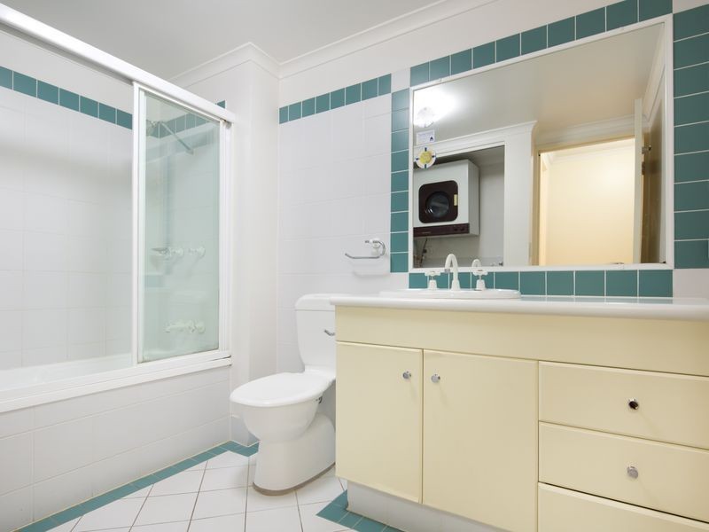 8/45 Frank Street, Labrador QLD 4215