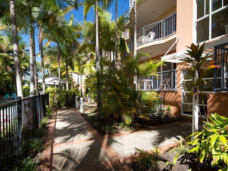 8/45 Frank Street, Labrador QLD 4215