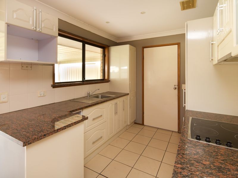 133 Kumbari Avenue, Labrador QLD 4215