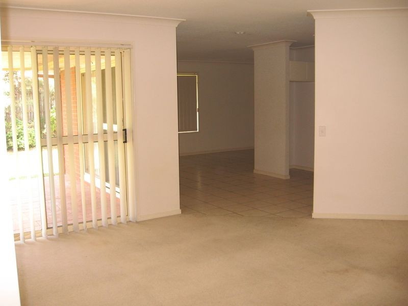 12 Forest Hills Court, Parkwood QLD 4214