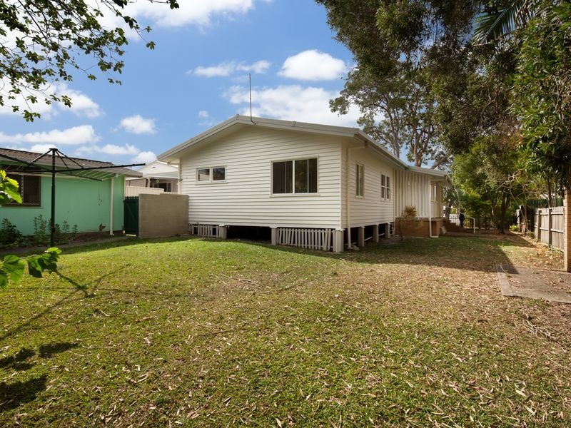 10 Heydon Avenue, Labrador QLD 4215
