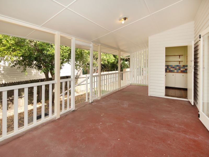 10 Heydon Avenue, Labrador QLD 4215