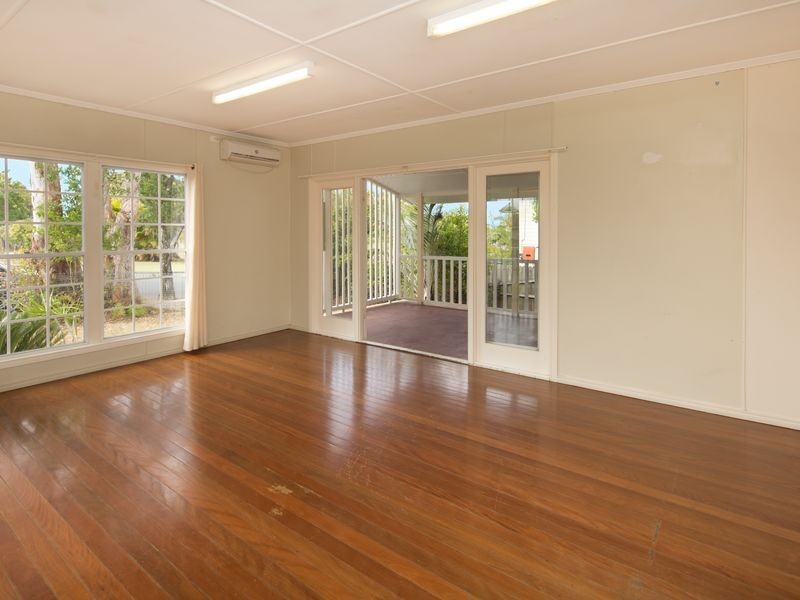 10 Heydon Avenue, Labrador QLD 4215