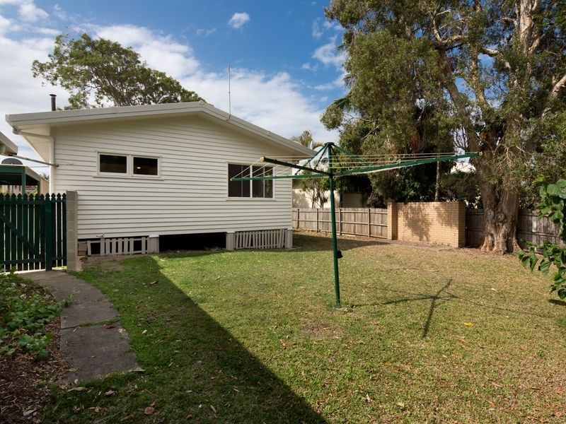 10 Heydon Avenue, Labrador QLD 4215