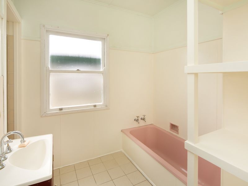 10 Heydon Avenue, Labrador QLD 4215