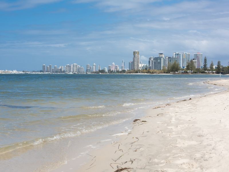 10 Heydon Avenue, Labrador QLD 4215