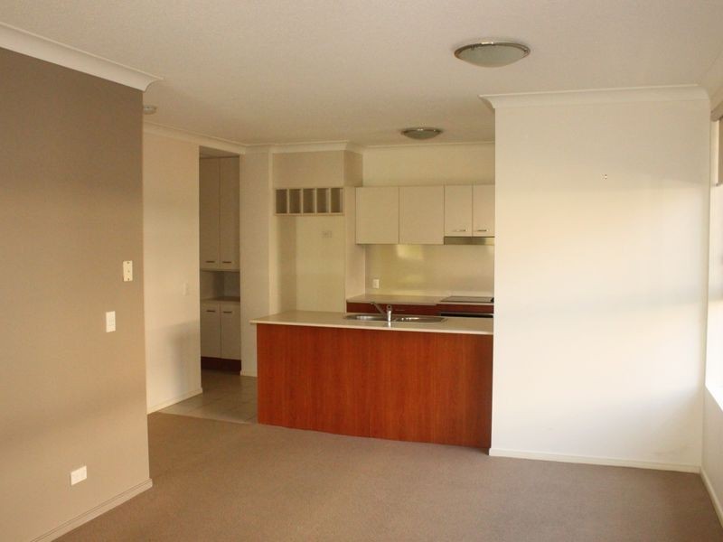 13/13 Bright Avenue, Labrador QLD 4215