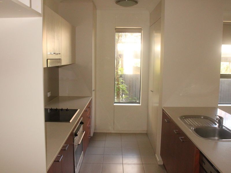 13/13 Bright Avenue, Labrador QLD 4215