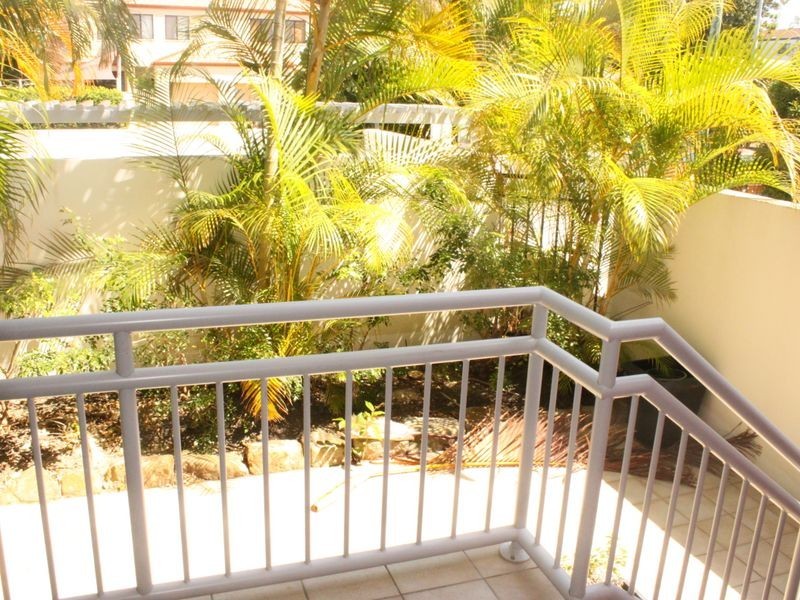 13/13 Bright Avenue, Labrador QLD 4215