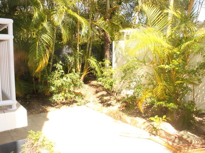 13/13 Bright Avenue, Labrador QLD 4215