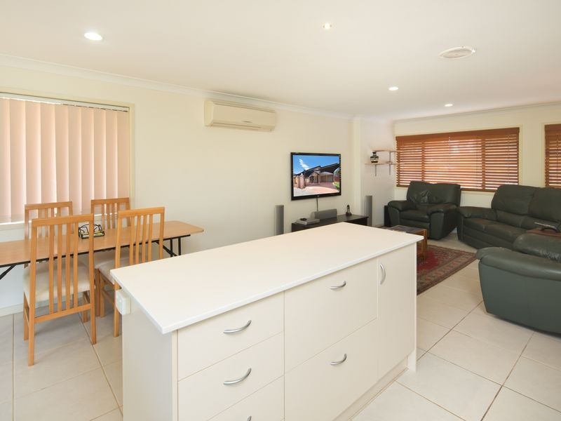 68 Hollywell Road, Biggera Waters QLD 4216