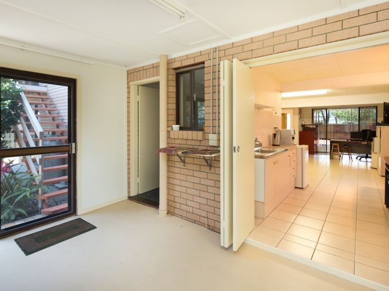 68 Hollywell Road, Biggera Waters QLD 4216