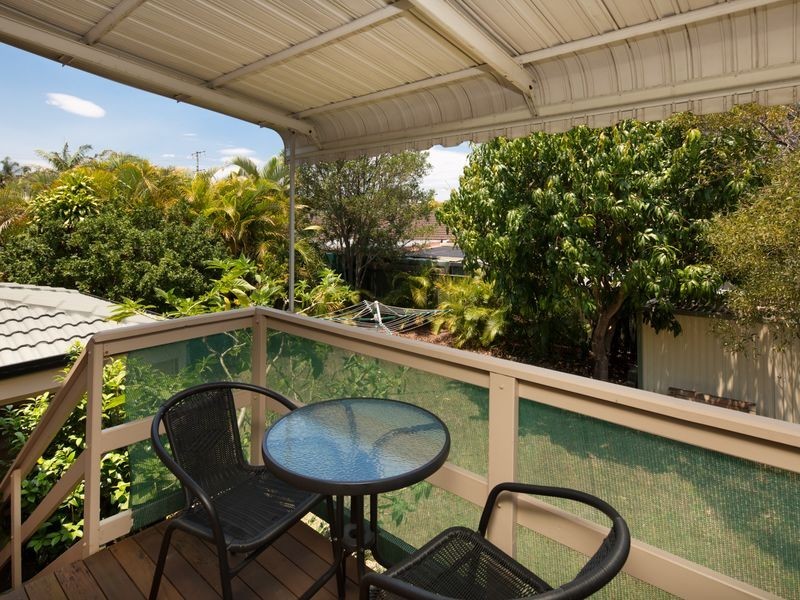 68 Hollywell Road, Biggera Waters QLD 4216