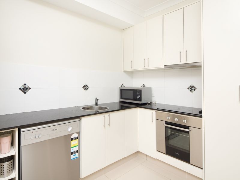 38 Worendo Street, Southport QLD 4215