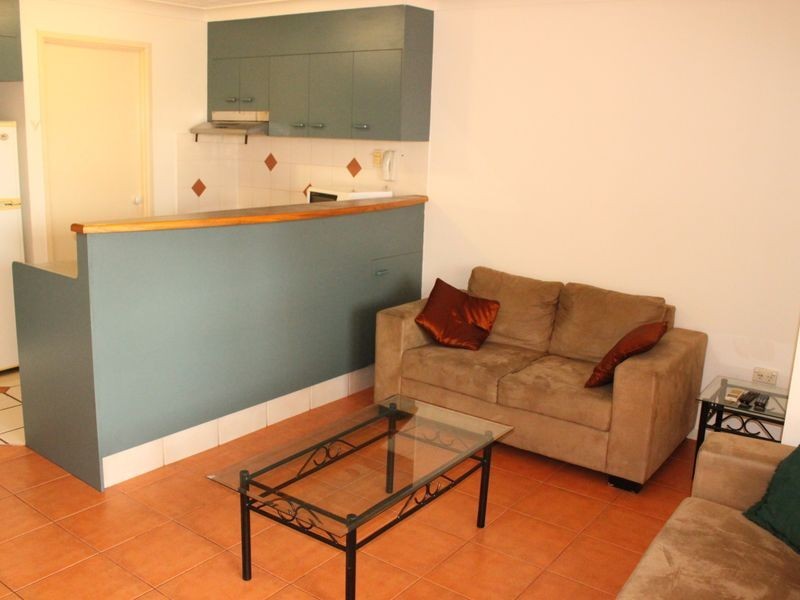 4/7 Robert Street, Labrador QLD 4215