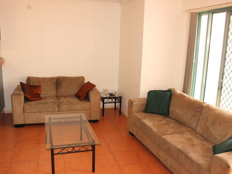 4/7 Robert Street, Labrador QLD 4215